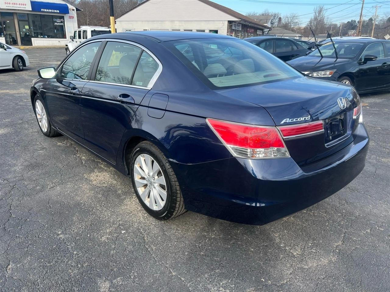 Honda Accord LX sedan AT 2011
