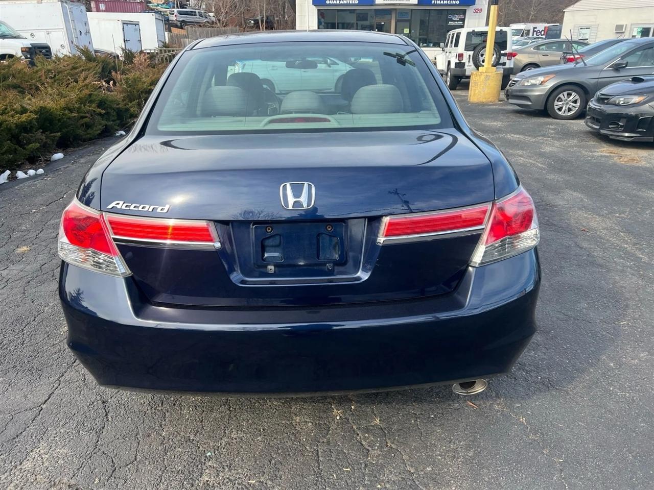 Honda Accord LX sedan AT 2011