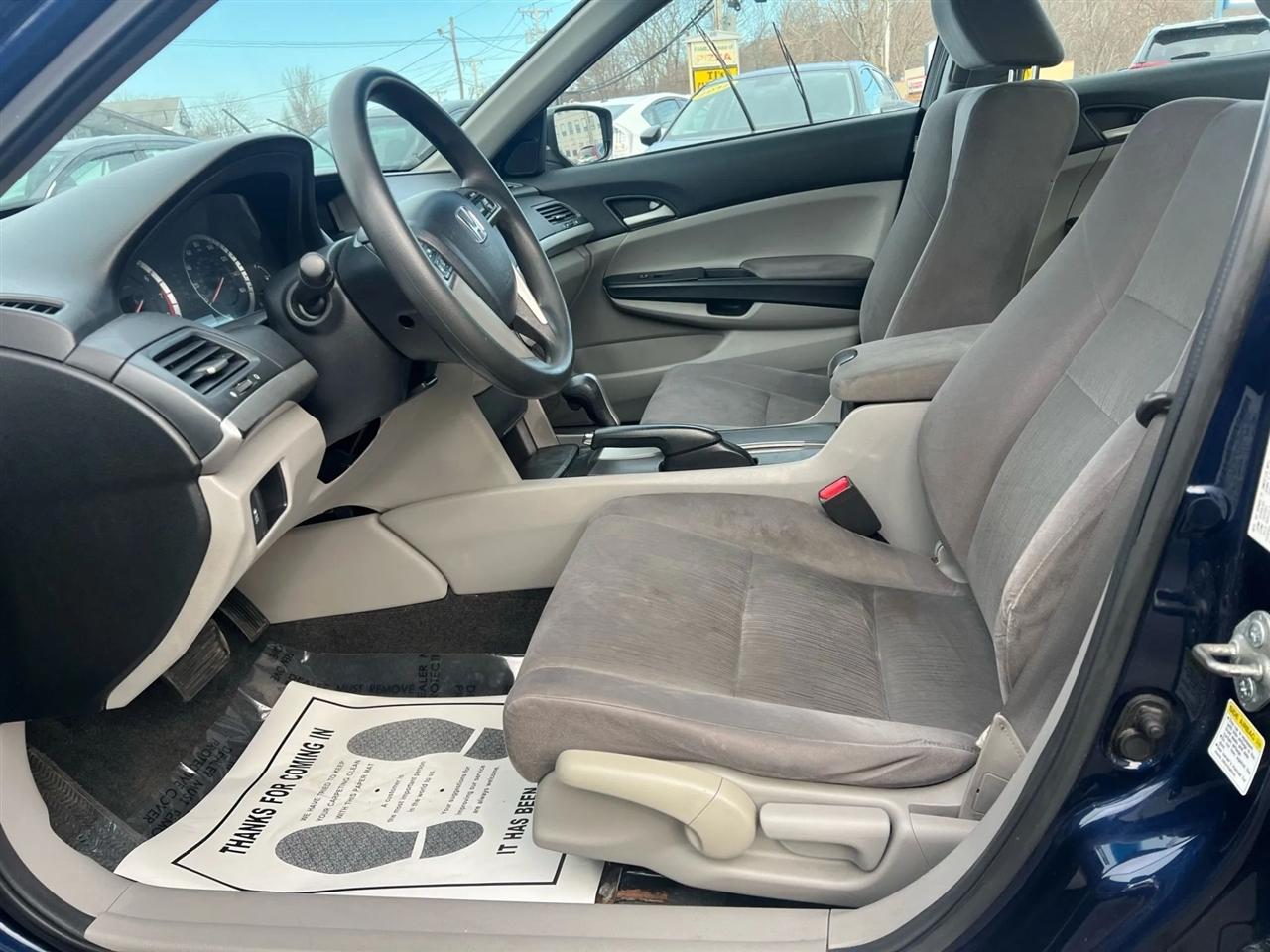 Honda Accord LX sedan AT 2011