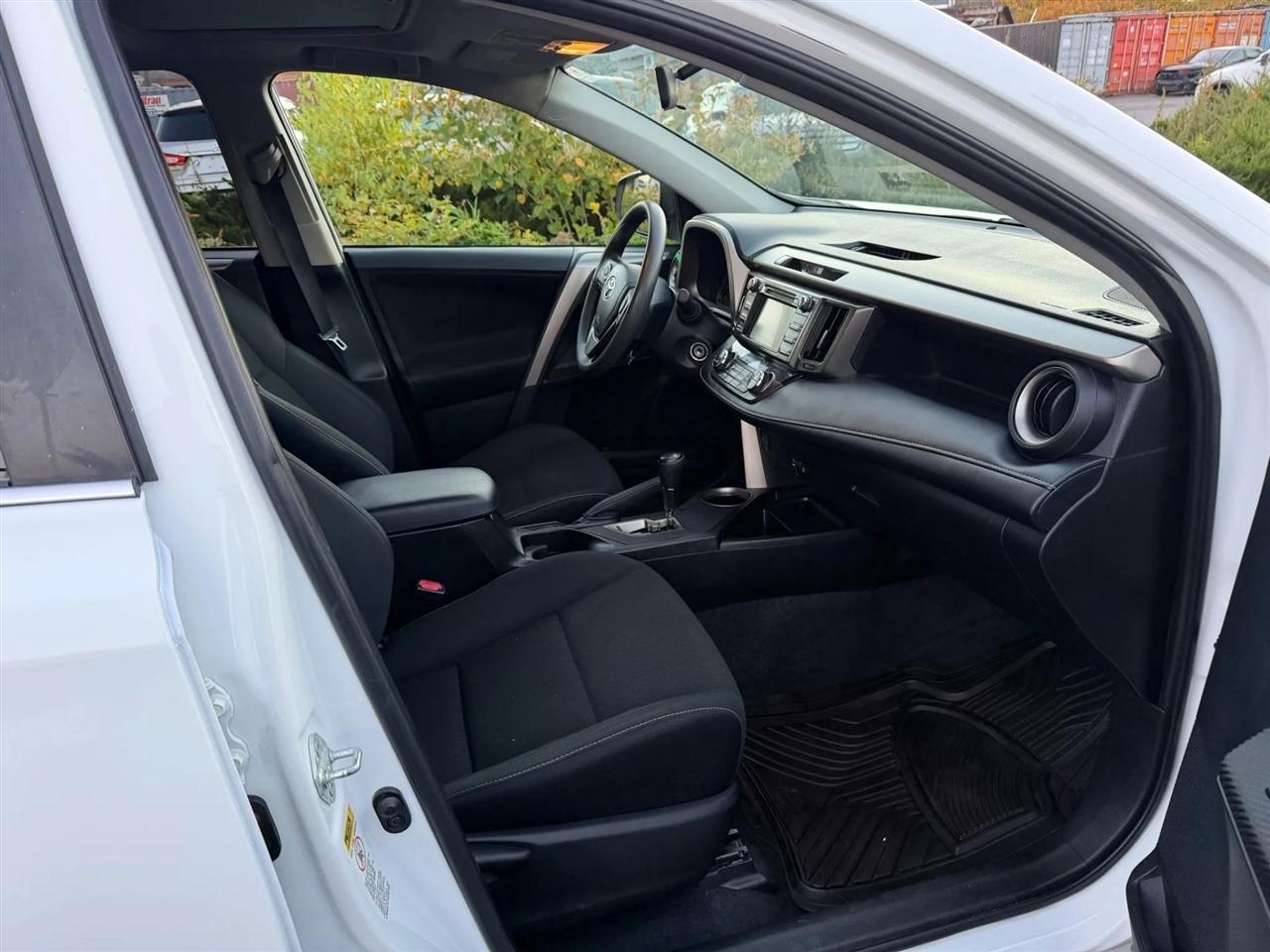 Toyota RAV4 XLE AWD 2013