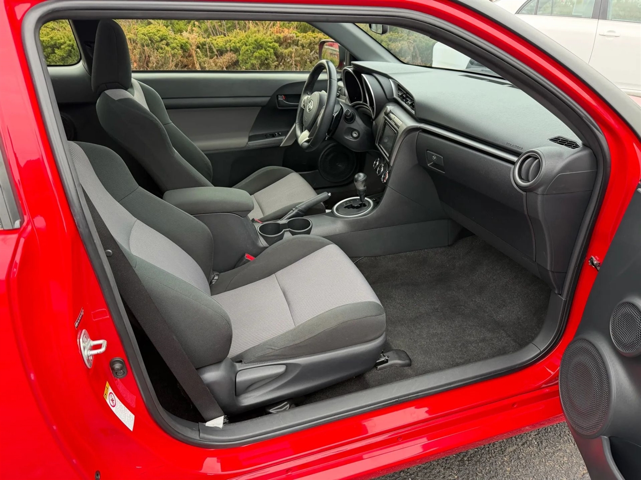 Scion tC Sports Coupe 6-Spd AT 2015