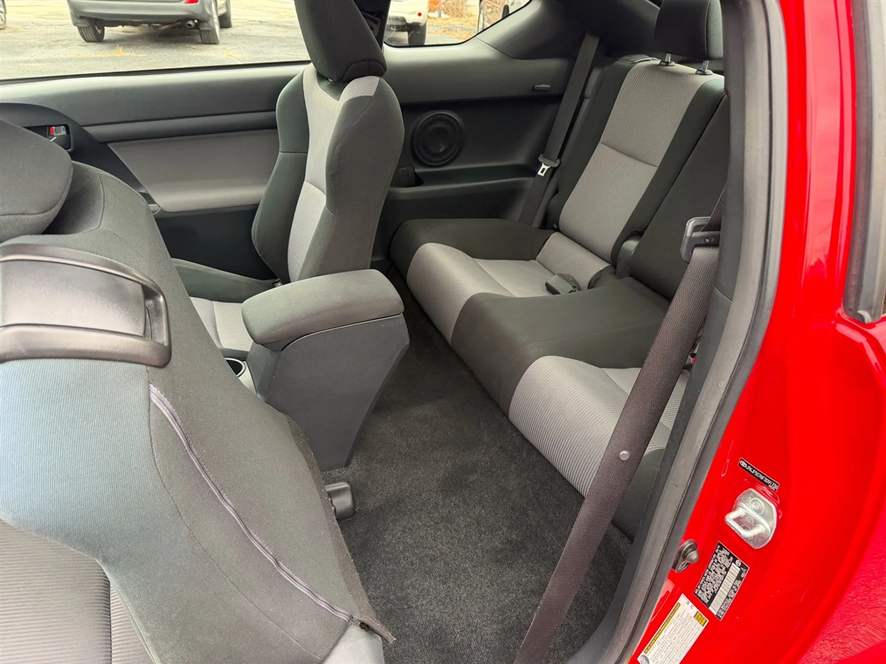 Scion tC Sports Coupe 6-Spd AT 2015