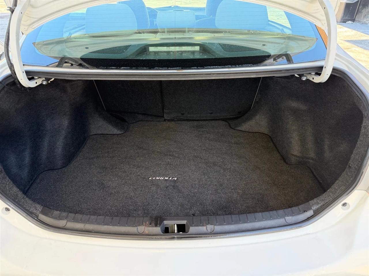 Toyota Corolla LE 4-Speed AT 2013