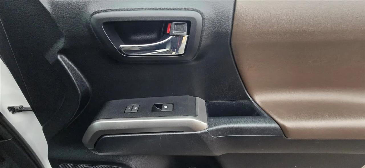 Toyota Tacoma Limited Double Cab V6 6AT 4WD 2016