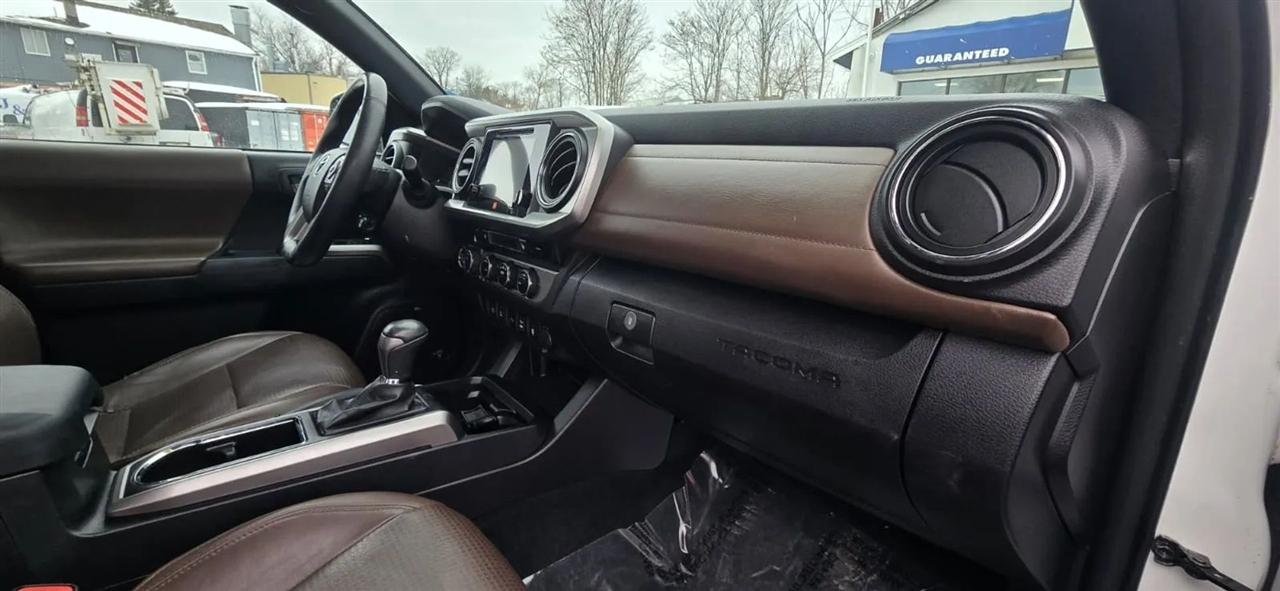 Toyota Tacoma Limited Double Cab V6 6AT 4WD 2016