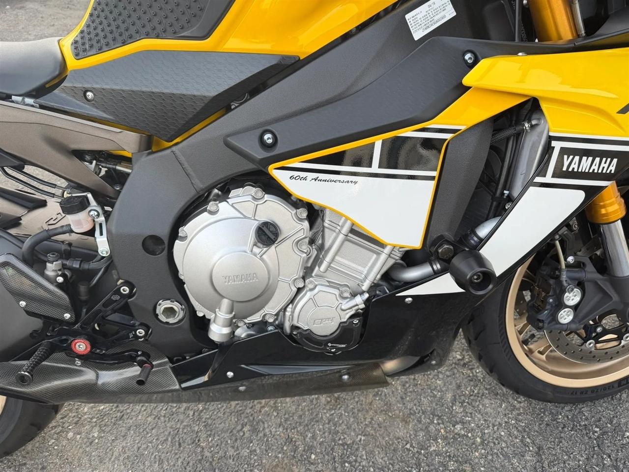Yamaha YZF-R1  2016