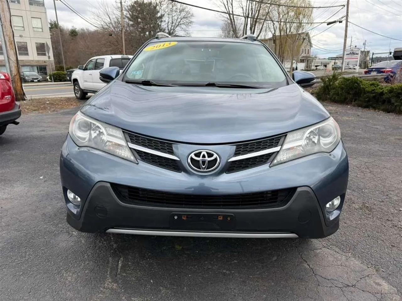 Toyota RAV4 XLE AWD 2013