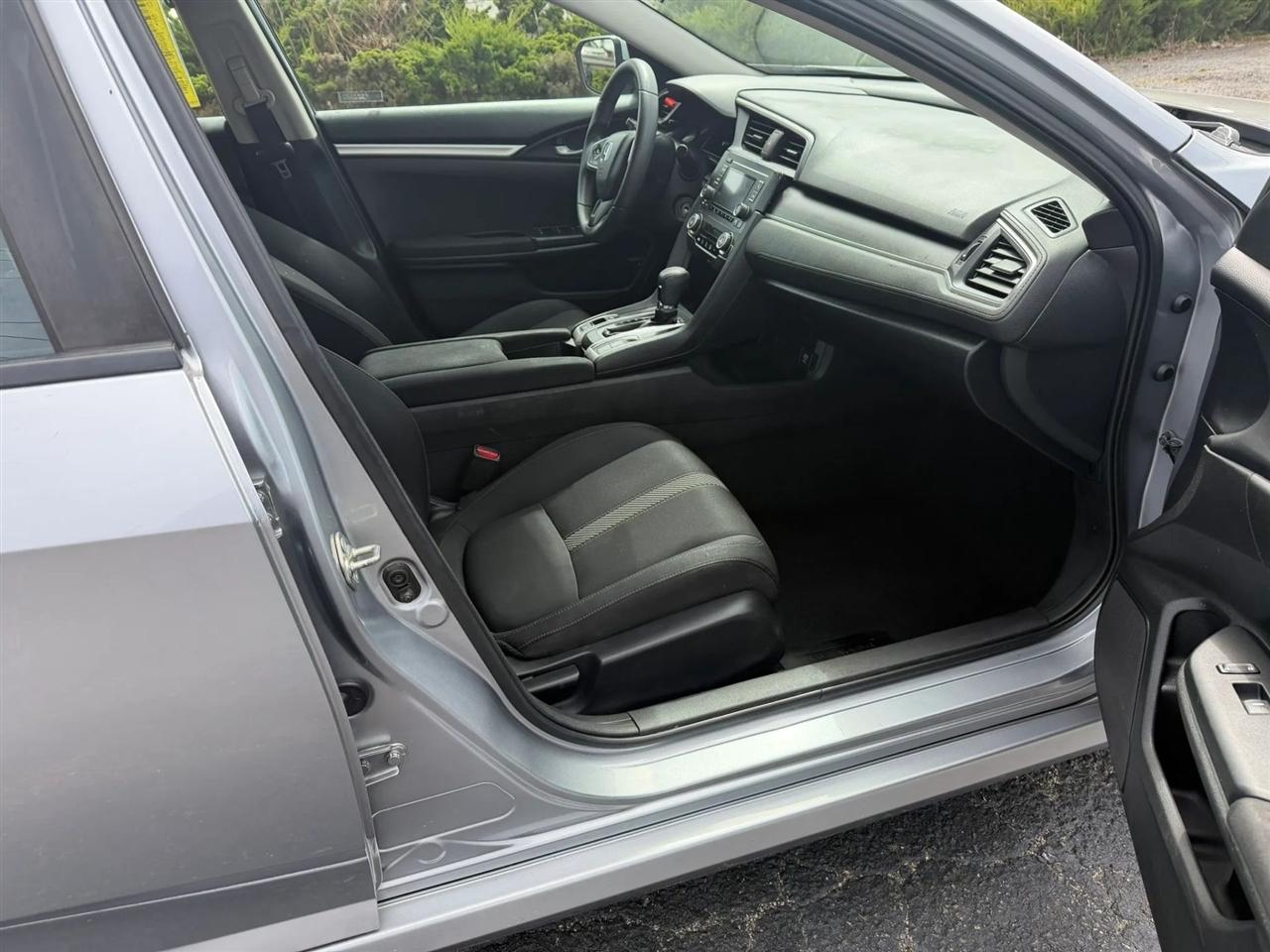 Honda Civic LX Sedan CVT 2017