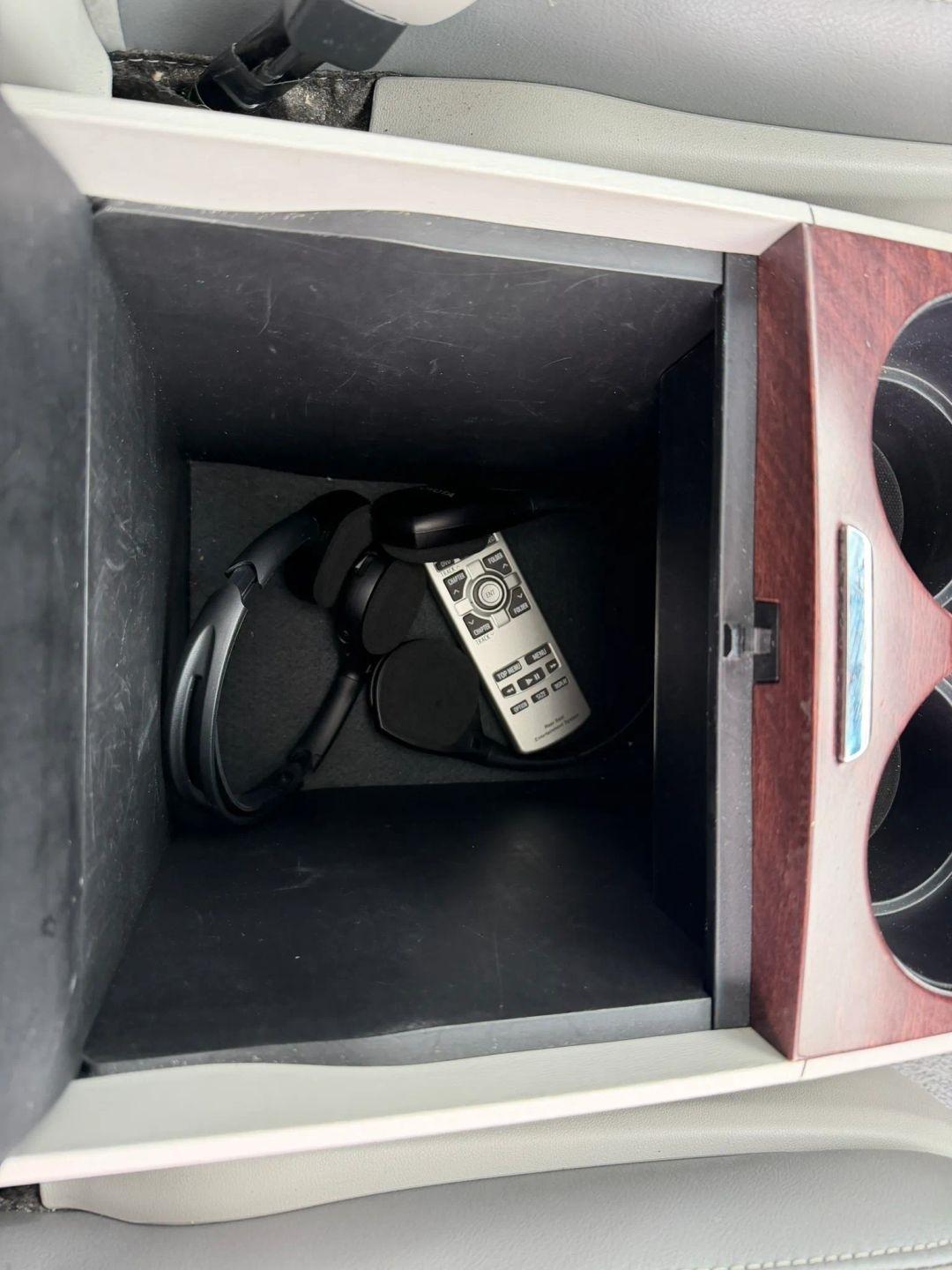 Toyota Sienna Limited AWD 7-Passenger V6 2014