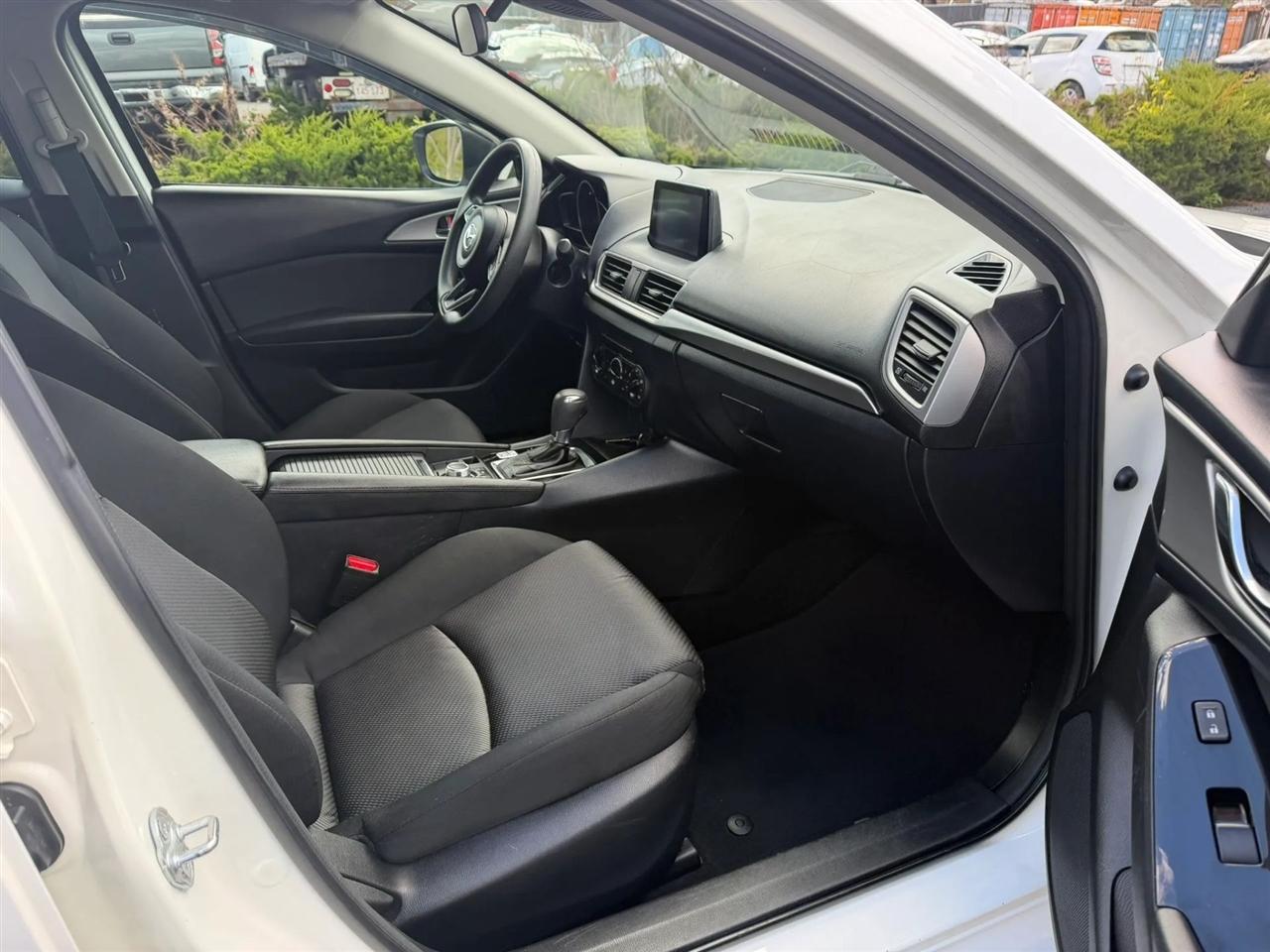 Mazda MAZDA3  2018