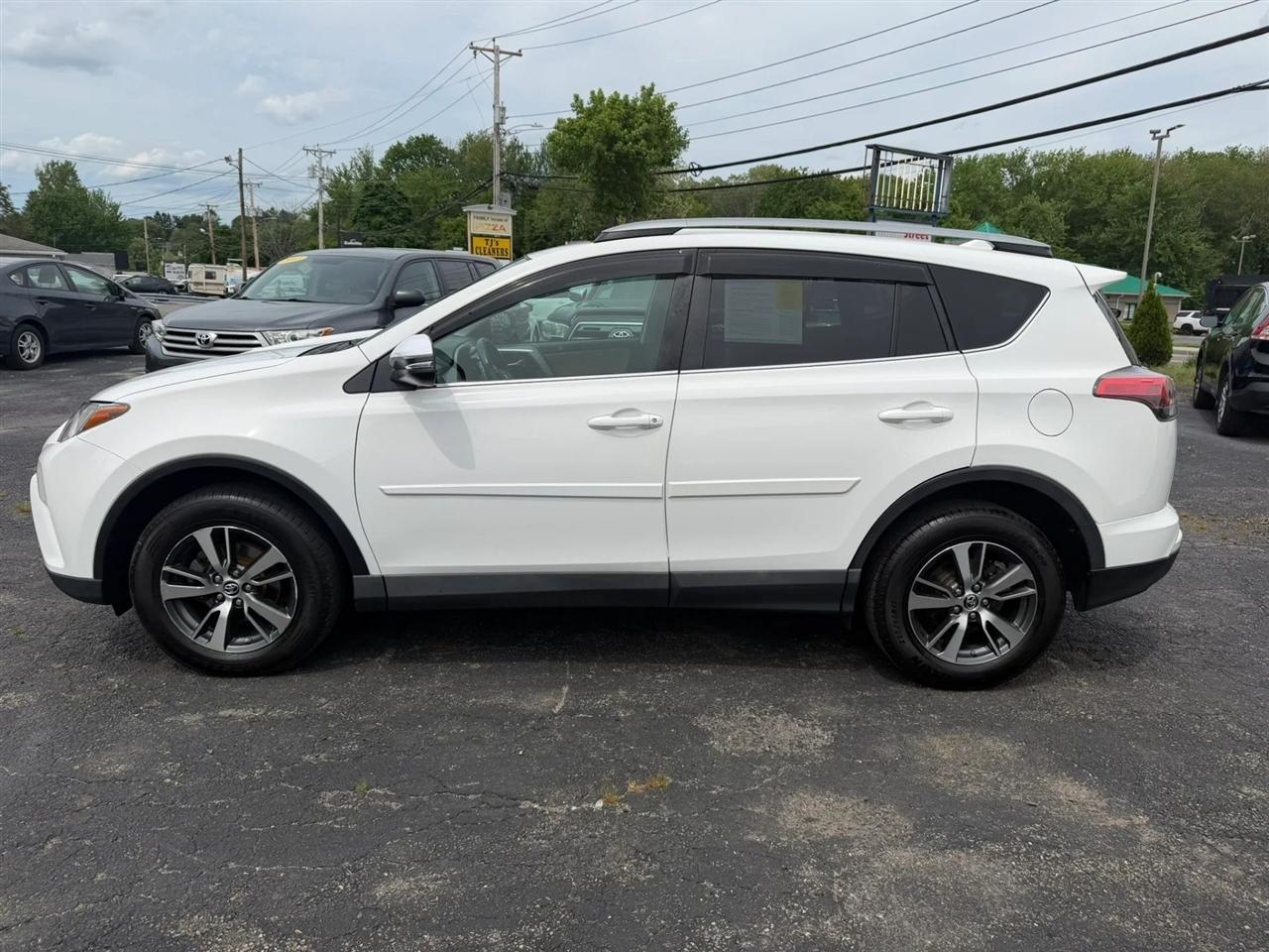 Toyota RAV4 XLE AWD 2017