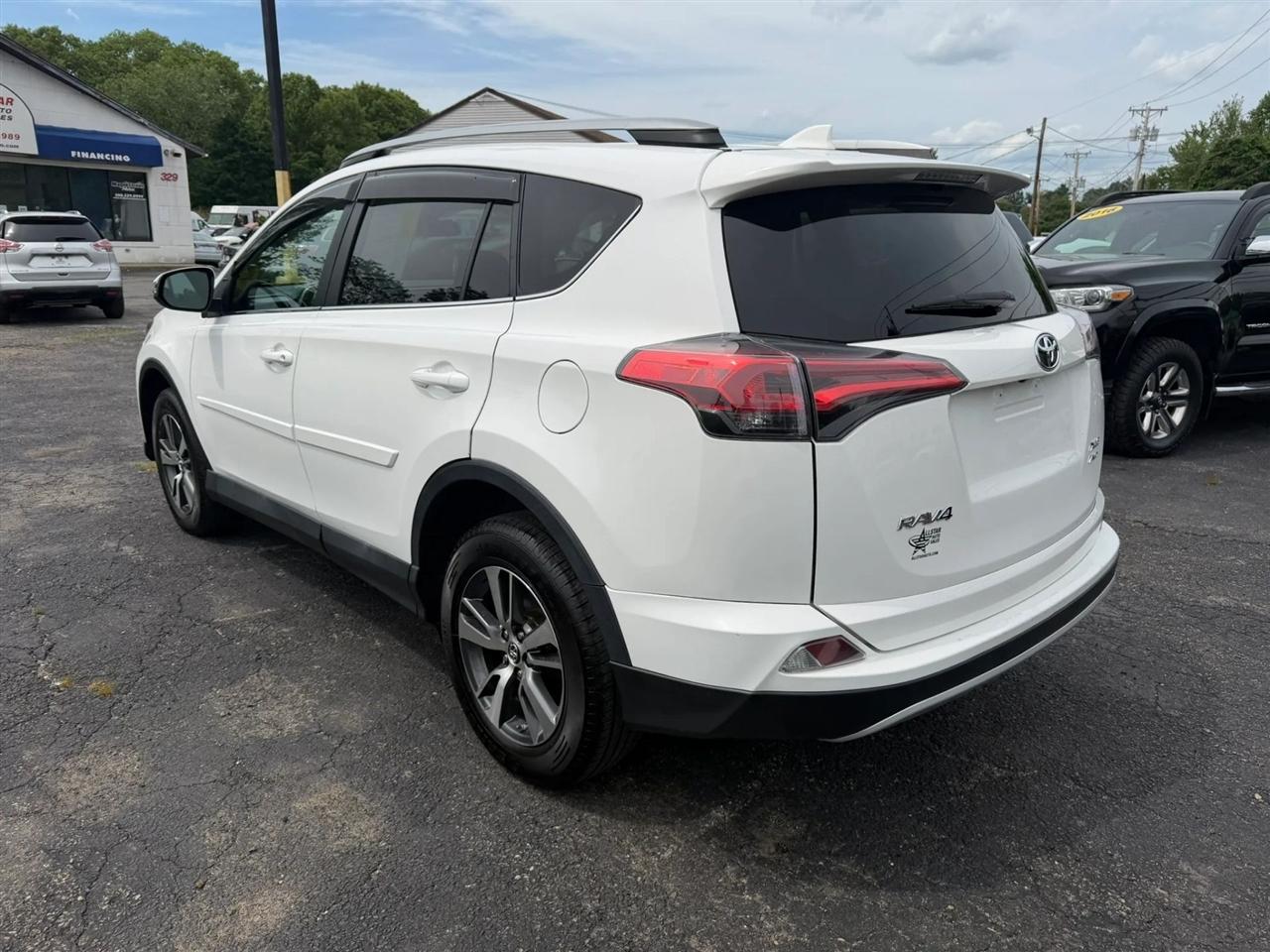 Toyota RAV4 XLE AWD 2017