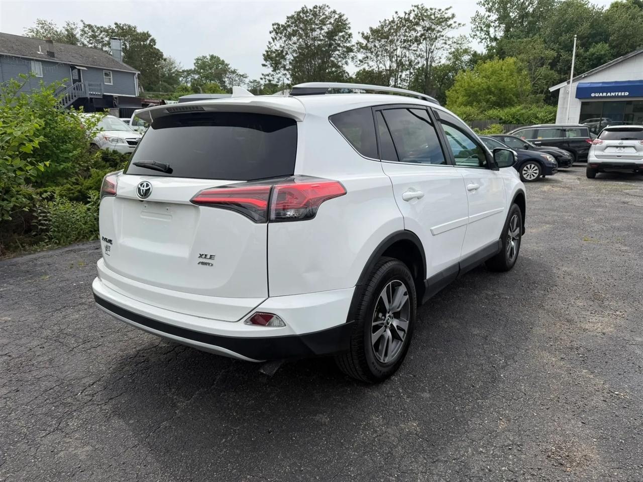 Toyota RAV4 XLE AWD 2017