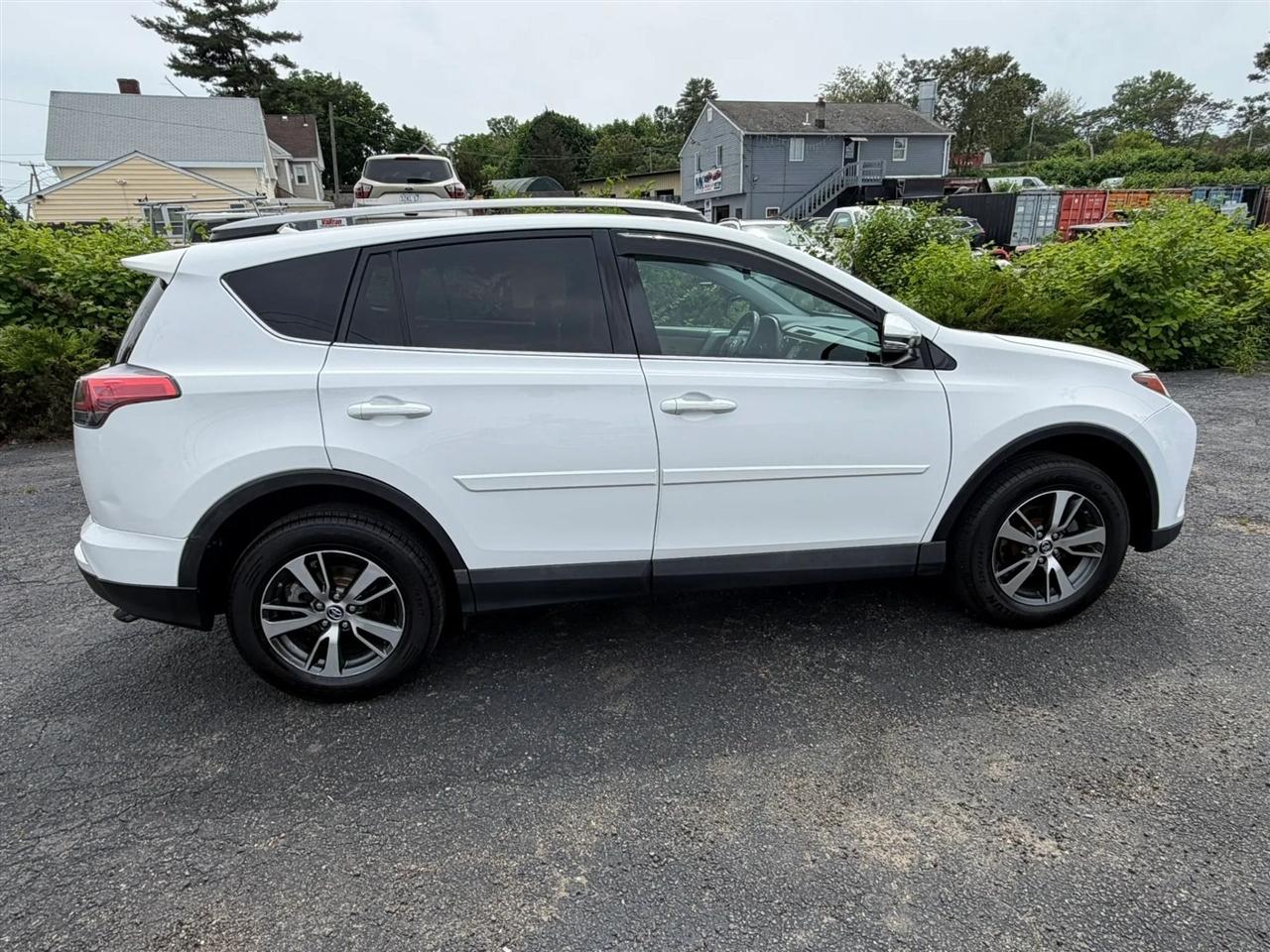 Toyota RAV4 XLE AWD 2017