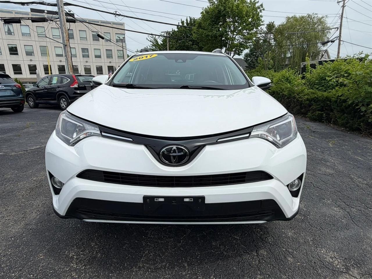 Toyota RAV4 XLE AWD 2017