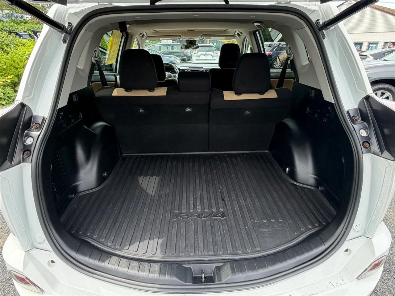 Toyota RAV4 XLE AWD 2017