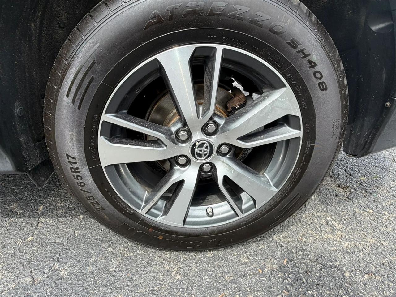 Toyota RAV4 XLE AWD 2017