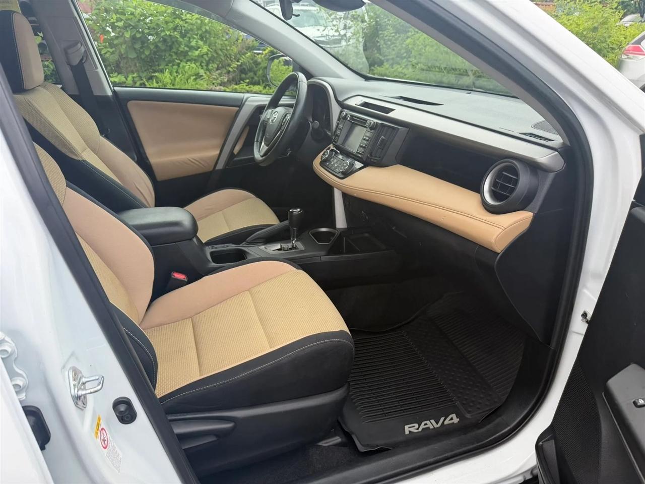 Toyota RAV4 XLE AWD 2017