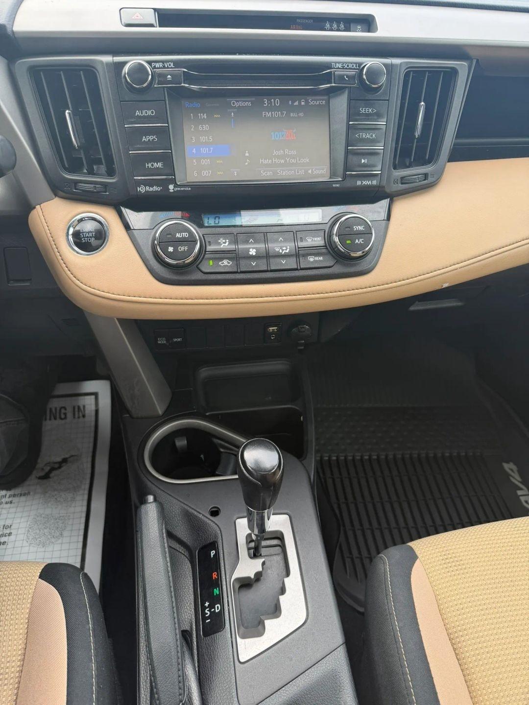 Toyota RAV4 XLE AWD 2017