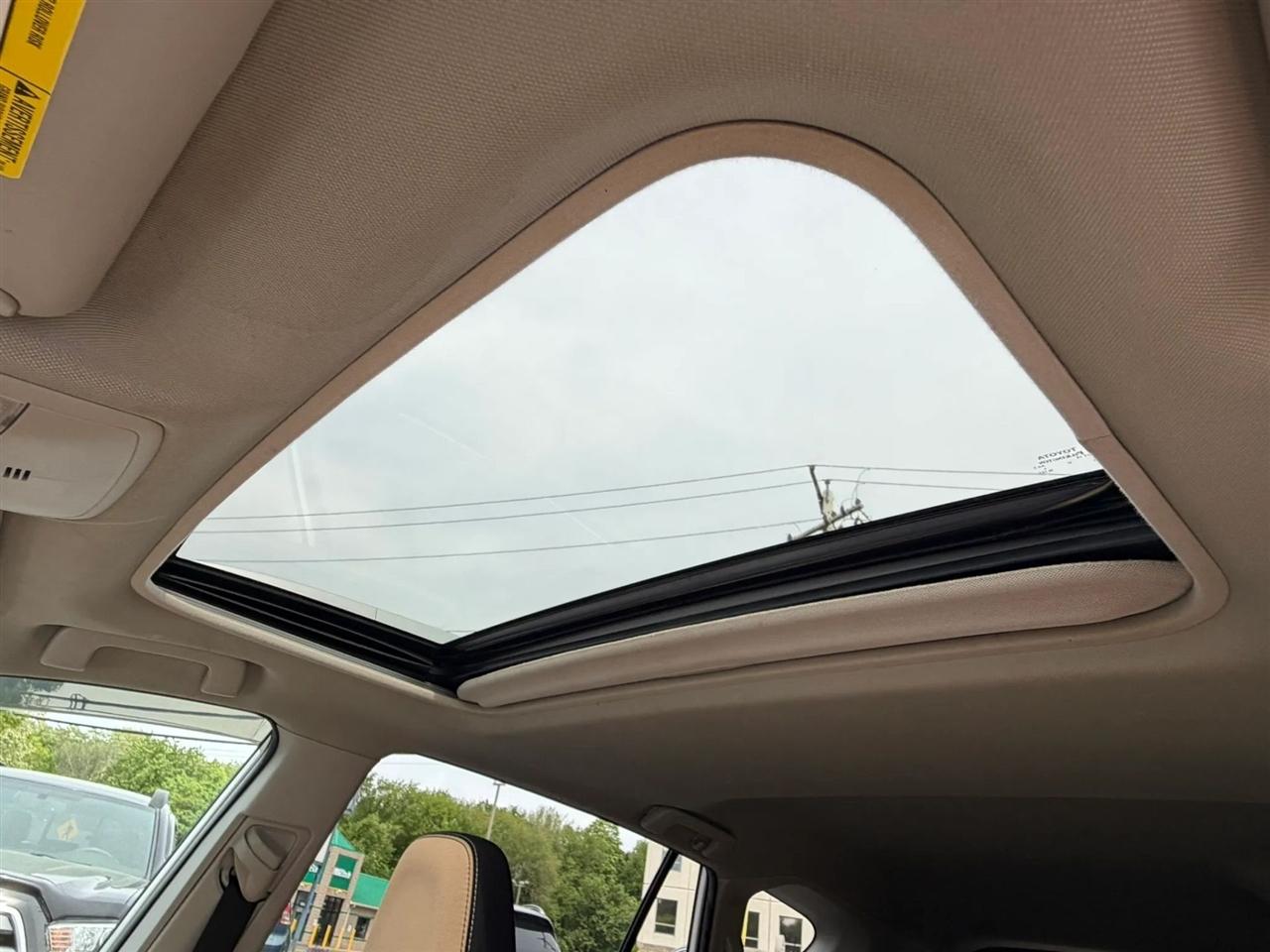 Toyota RAV4 XLE AWD 2017