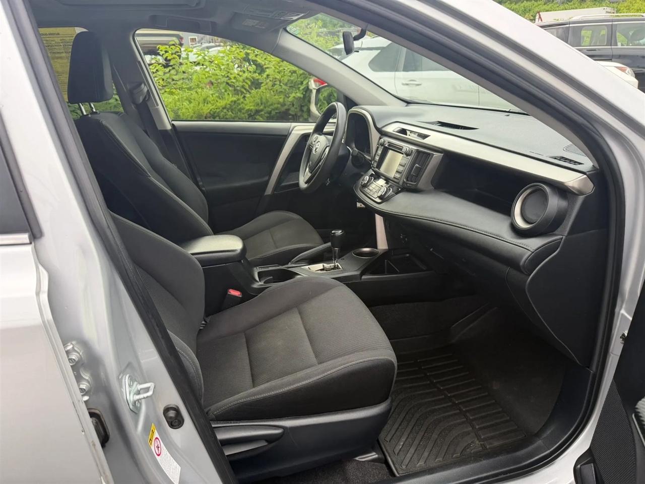 Toyota RAV4 XLE AWD 2014