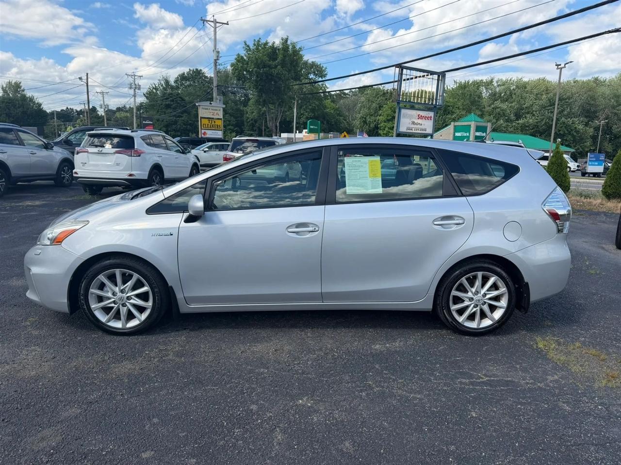 Toyota Prius V Five 2013