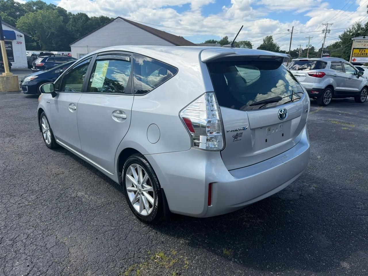 Toyota Prius V Five 2013