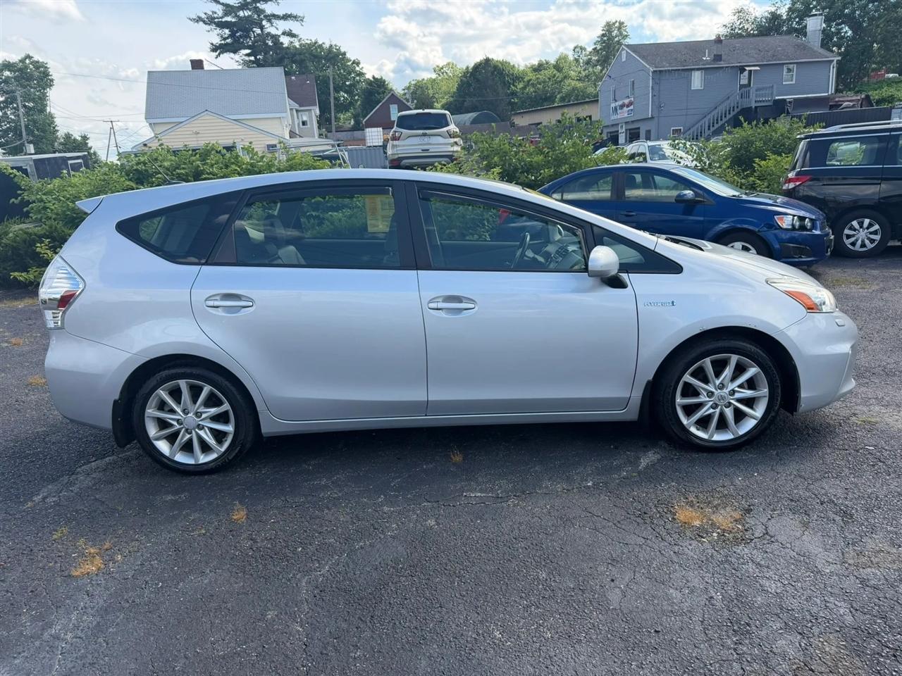 Toyota Prius V Five 2013