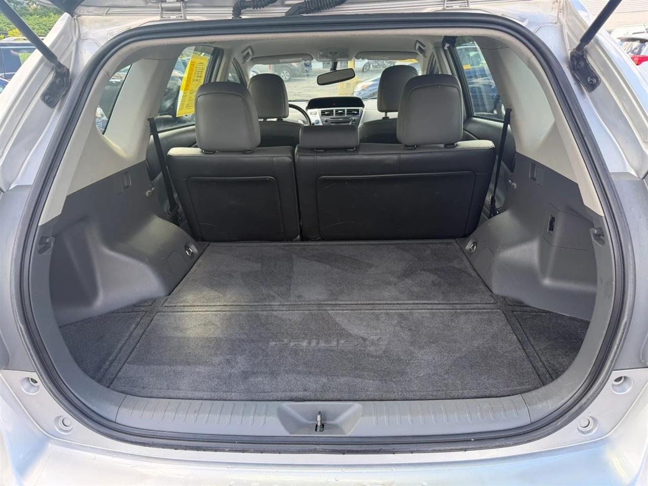 Toyota Prius V Five 2013