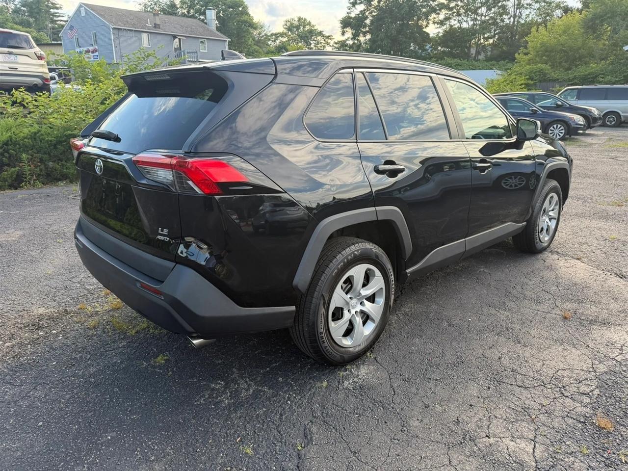 Toyota RAV4 LE AWD 2020