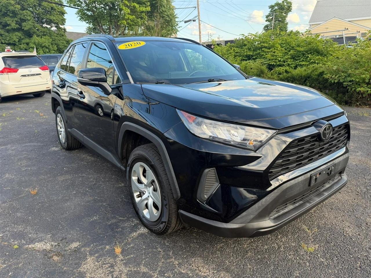 Toyota RAV4 LE AWD 2020