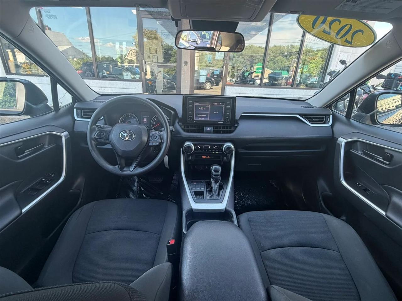 Toyota RAV4 LE AWD 2020