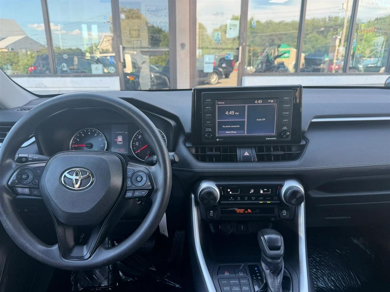 Toyota RAV4 LE AWD 2020