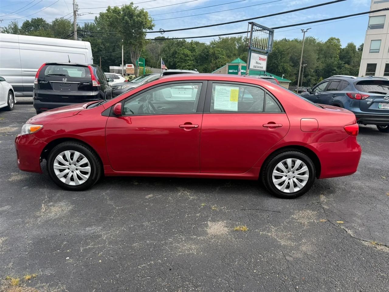 Toyota Corolla LE 4-Speed AT 2012