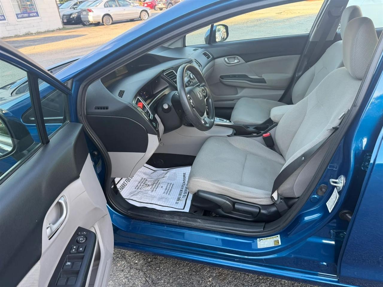 Honda Civic LX Sedan 5-Speed AT 2013