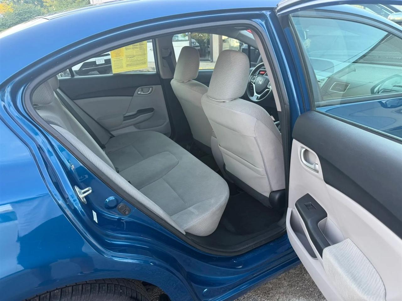 Honda Civic LX Sedan 5-Speed AT 2013