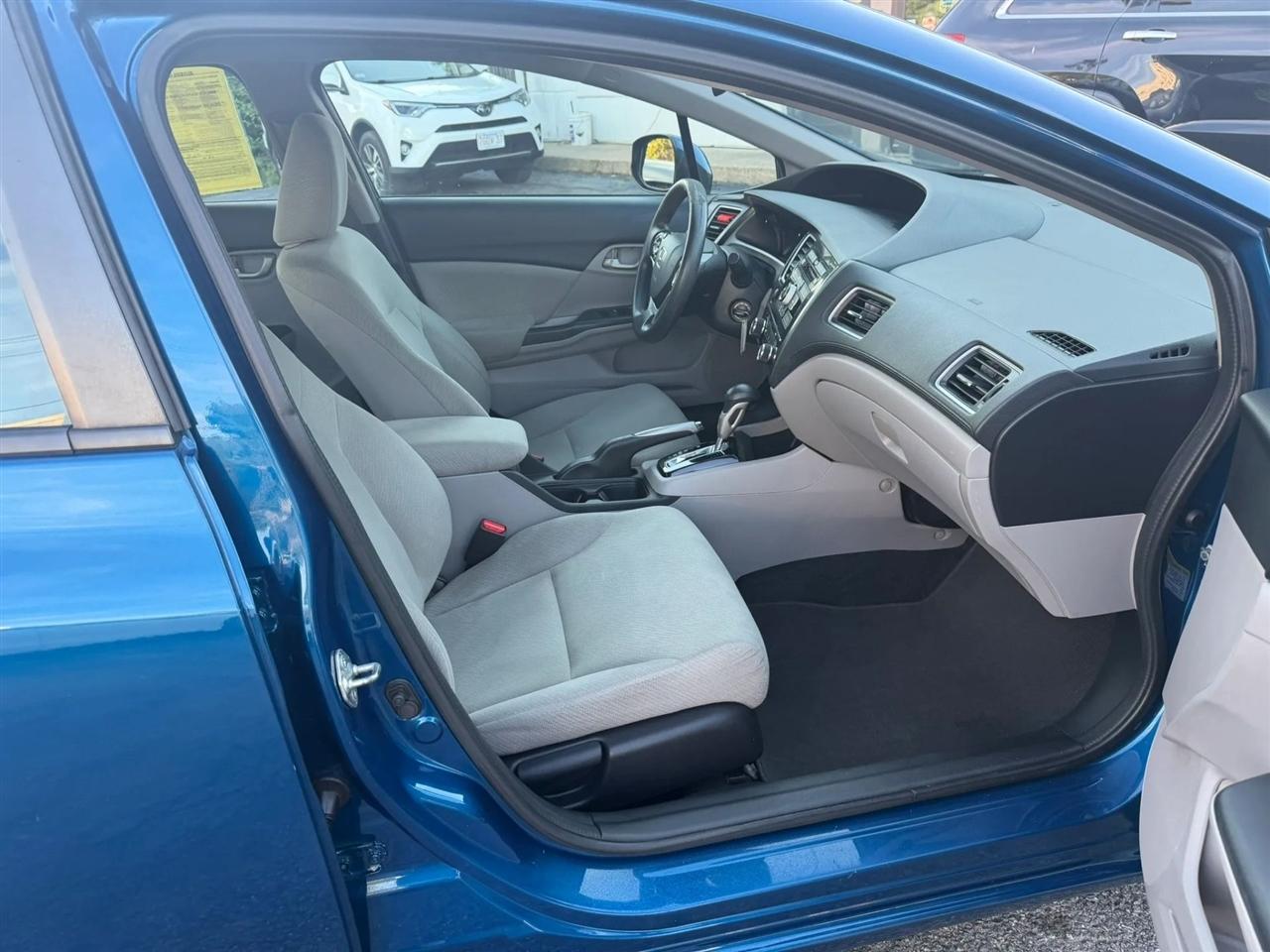 Honda Civic LX Sedan 5-Speed AT 2013