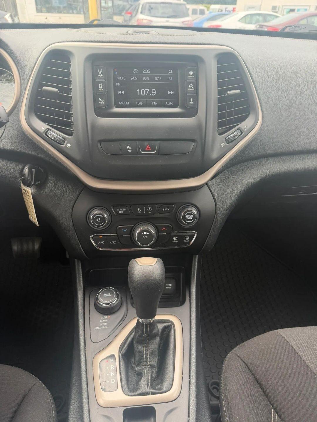 Jeep Cherokee Latitude 4WD 2016