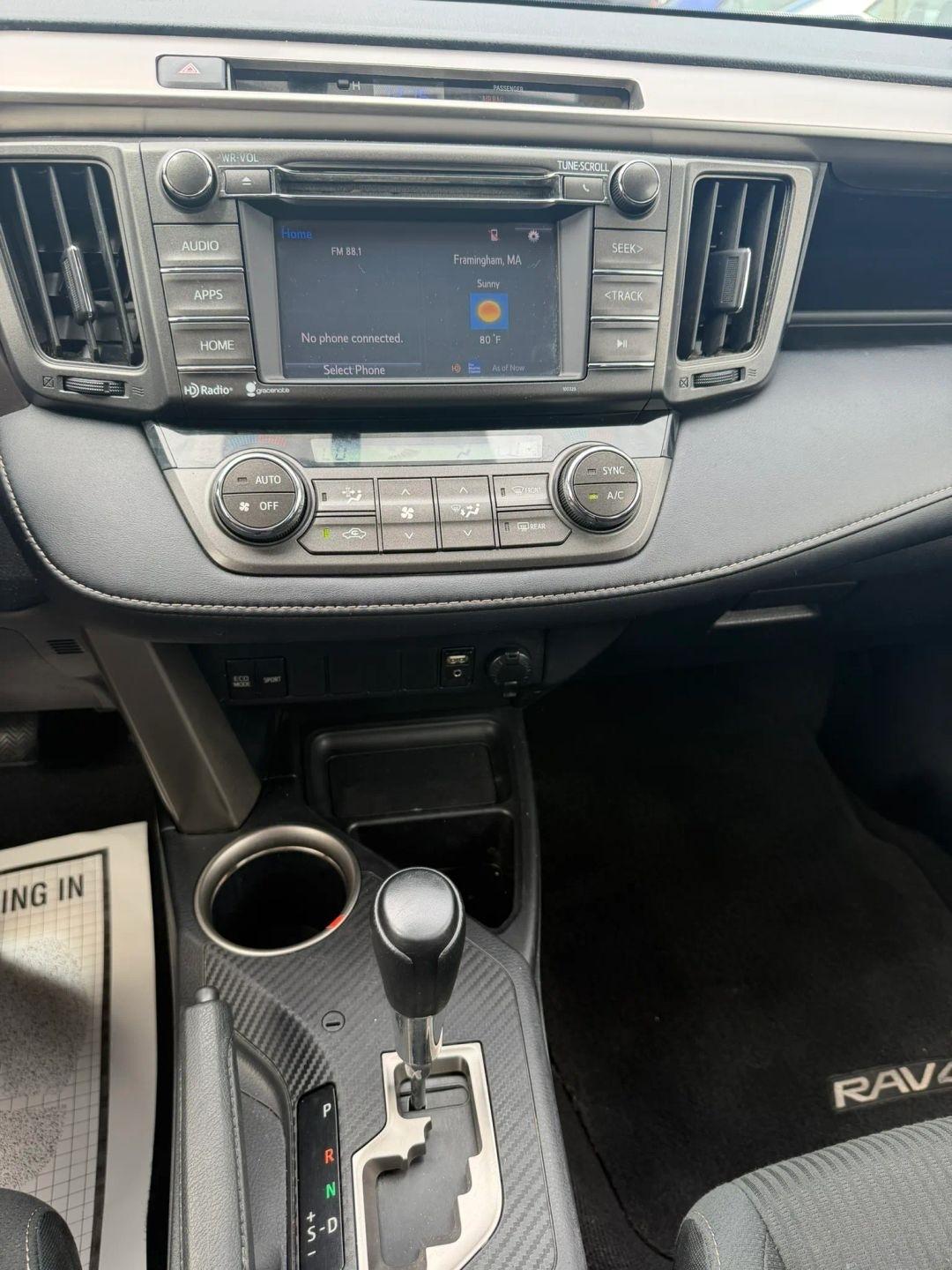 Toyota RAV4 XLE AWD 2015