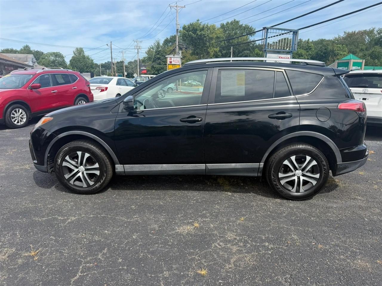 Toyota RAV4 LE FWD 2016