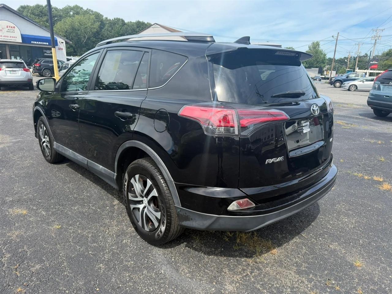 Toyota RAV4 LE FWD 2016