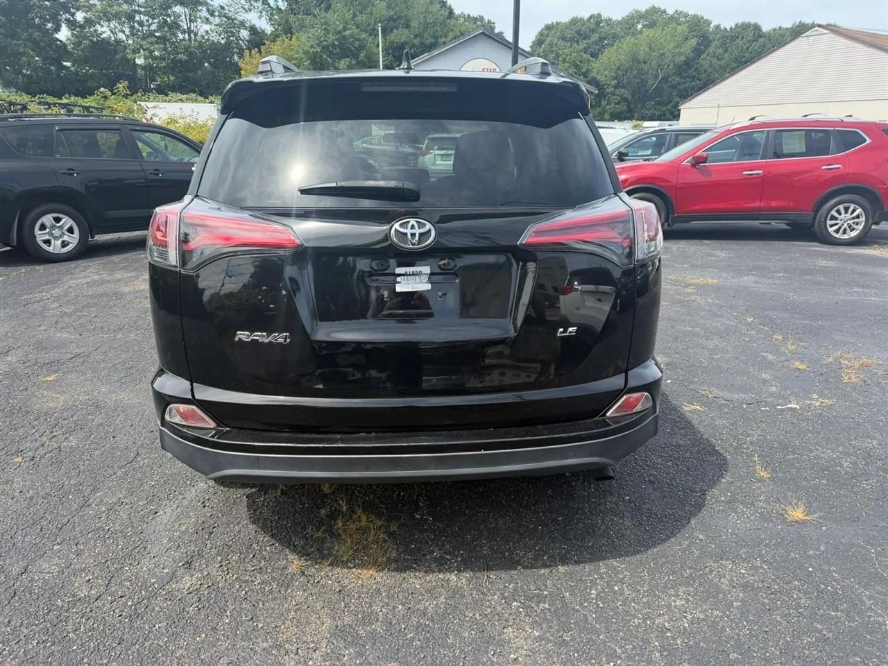 Toyota RAV4 LE FWD 2016