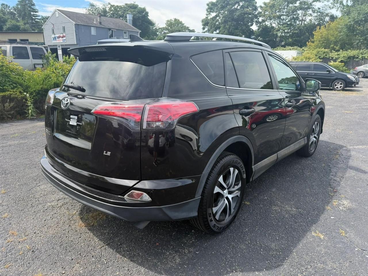 Toyota RAV4 LE FWD 2016