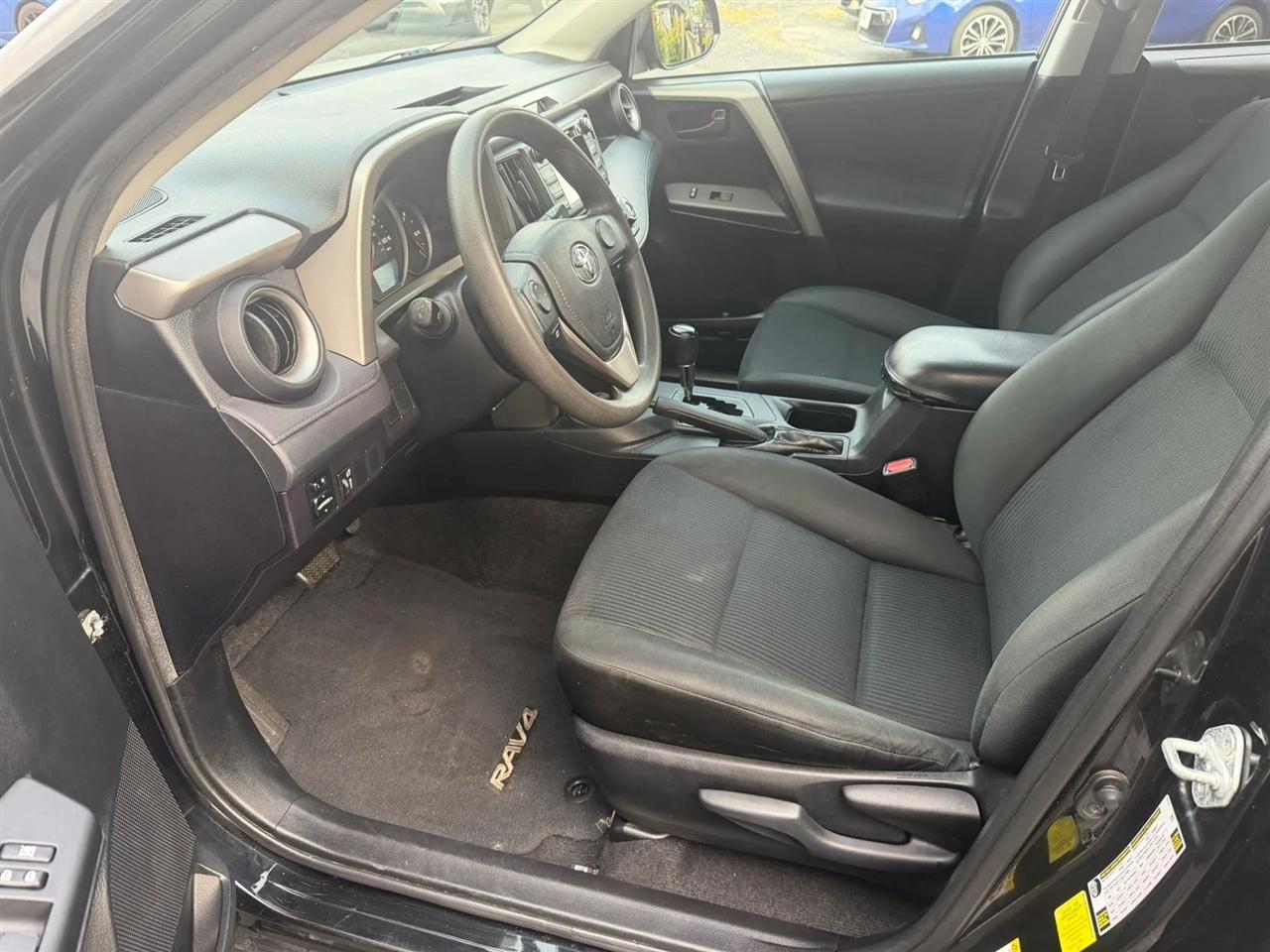 Toyota RAV4 LE FWD 2016