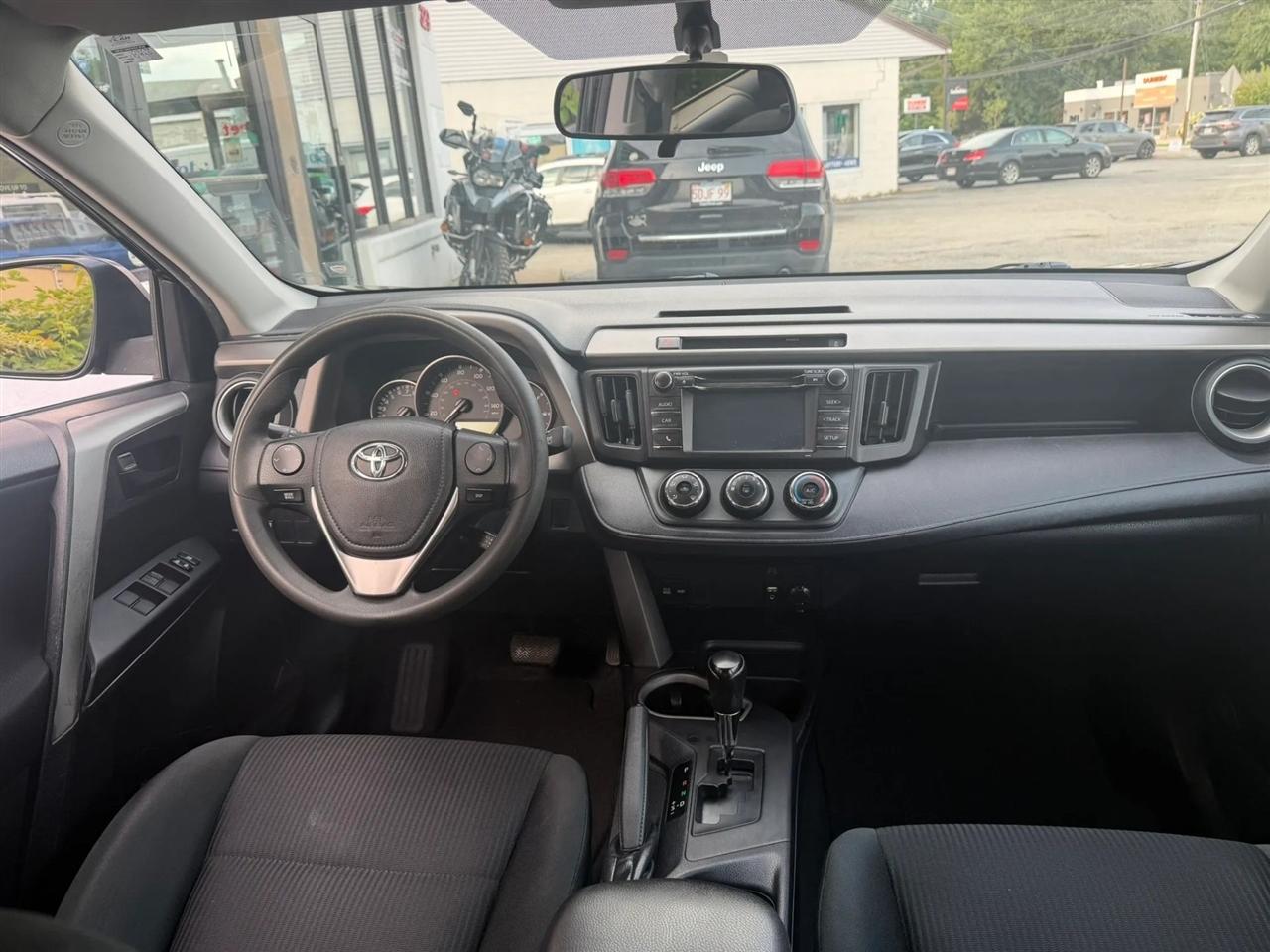 Toyota RAV4 LE FWD 2016