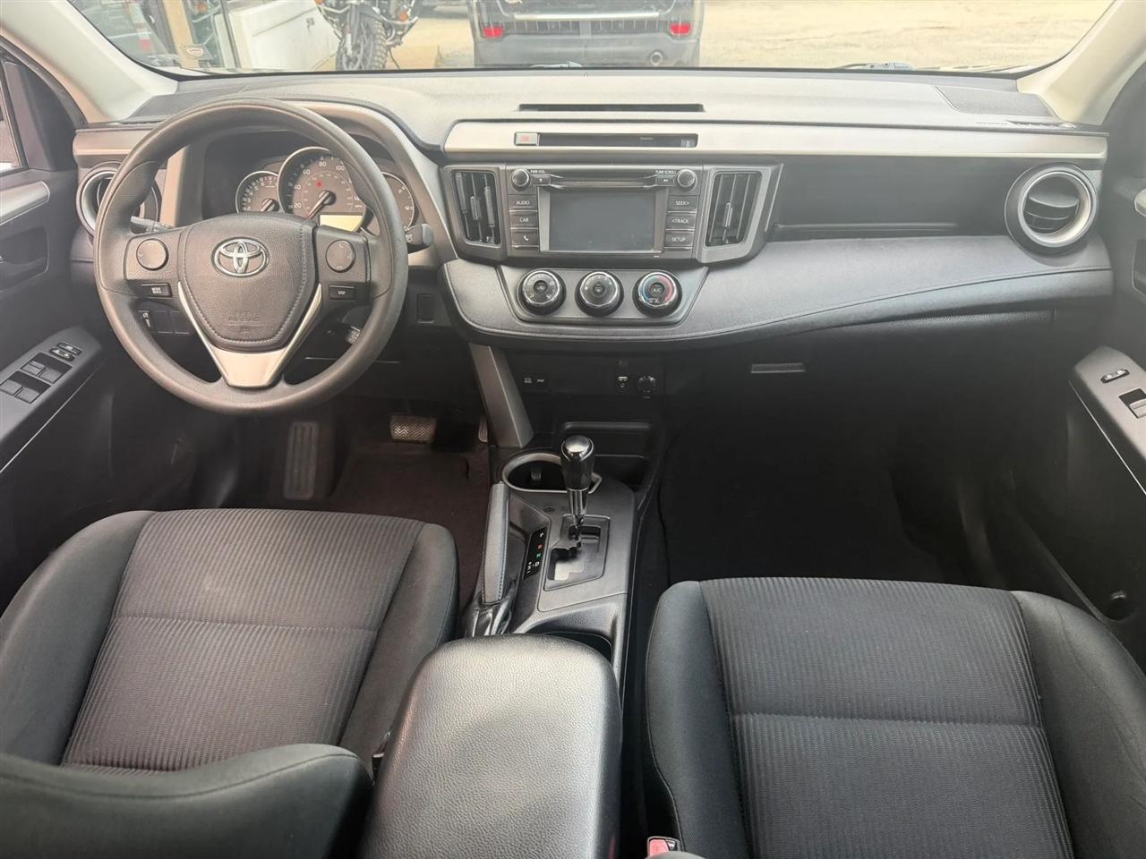 Toyota RAV4 LE FWD 2016