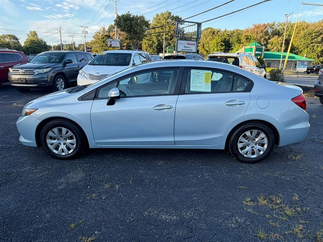 Honda Civic LX Sedan 5-Speed AT 2012