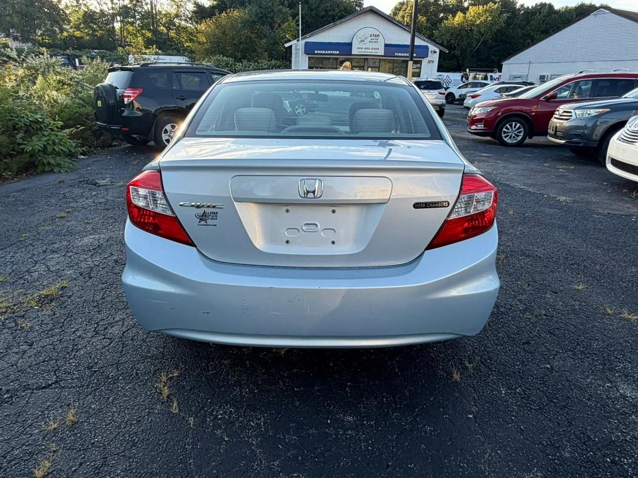 Honda Civic LX Sedan 5-Speed AT 2012