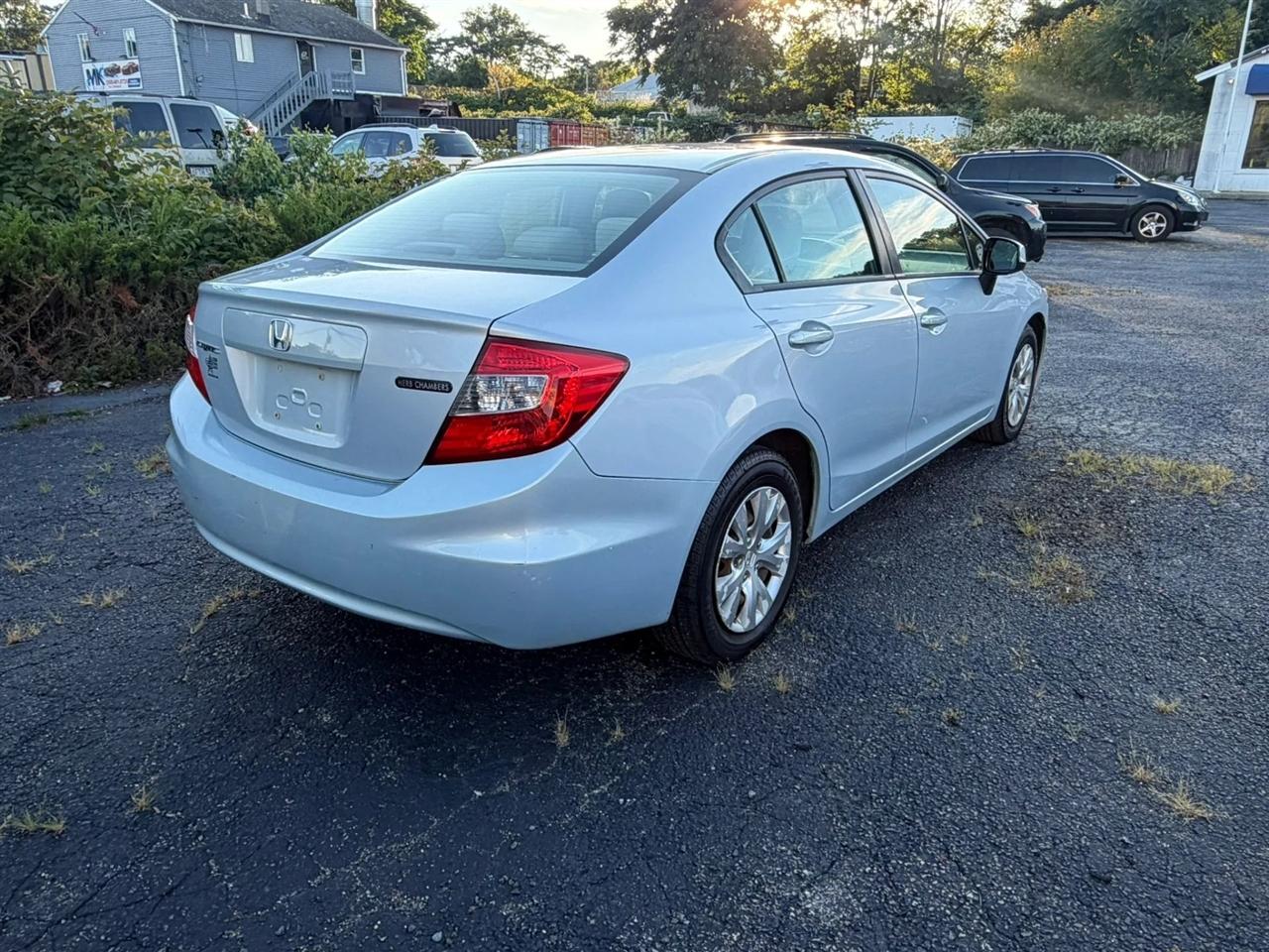 Honda Civic LX Sedan 5-Speed AT 2012