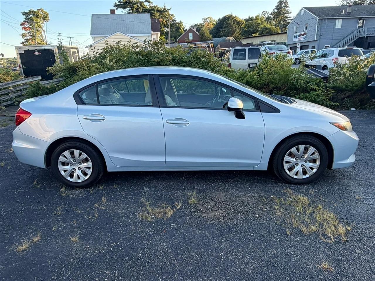 Honda Civic LX Sedan 5-Speed AT 2012